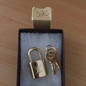LV Lock & keys